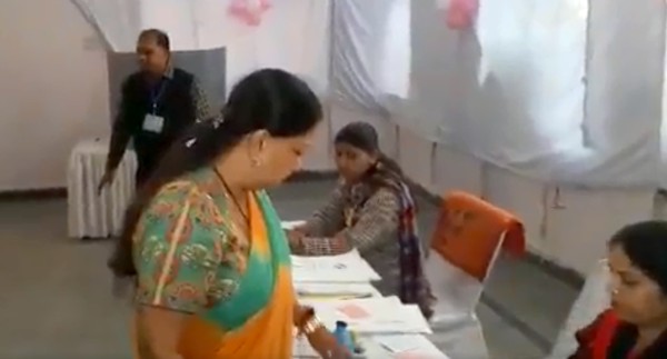 Vasudhara Raje tv photo