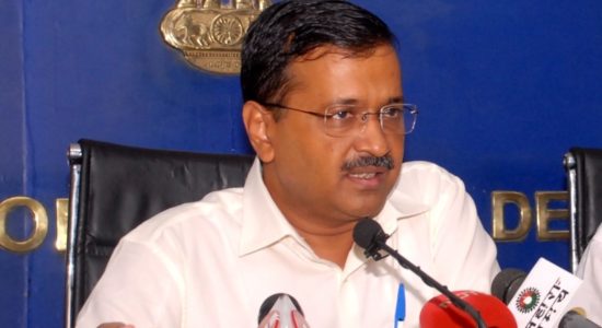 दिल्ली सरकार के अधिकार, केंद्र समीक्षा के लिए सुप्रीम कोर्ट में