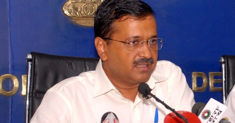 दिल्ली सरकार के अधिकार, केंद्र समीक्षा के लिए सुप्रीम कोर्ट में