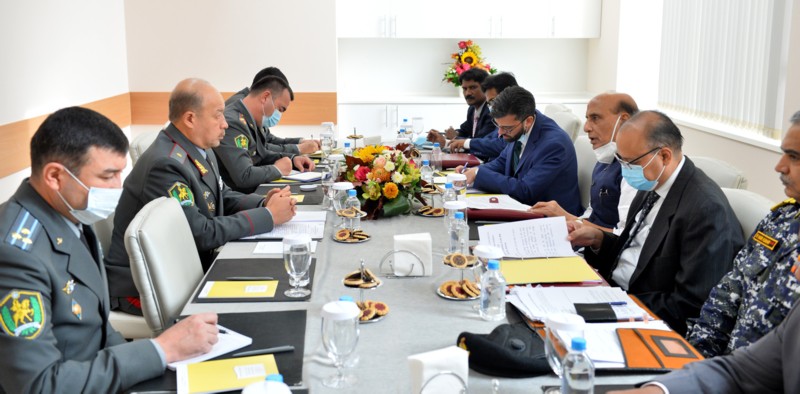 पेंगोंग झील