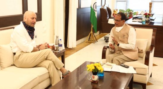 अनुपम  खेर