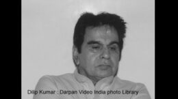 दिलीप कुमार का निधन