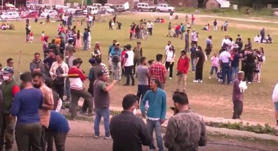 पर्यटकों द्वारा हिल स्टेेशनों पर