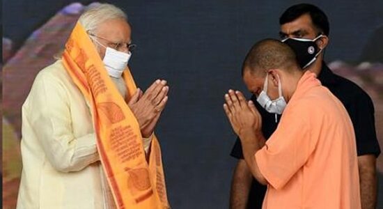 योगी की तारीफ