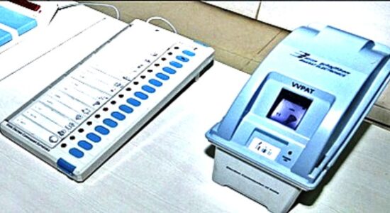 चुनाव 2024, ईवीएम और पेपर ट्रेल मशीनों की जांच शुरू