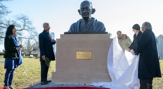 गांधी की प्रतिमा