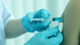 सिंगापुर में COVID-19 वैक्सीन से बांग्लादेशी युवक की मौत