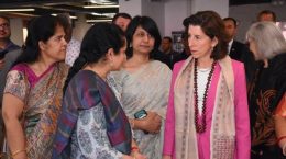 हथकरघा हाट