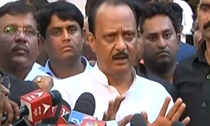 शरद पवार का पद छोड़ने के अपने फैसले पर पुनर्विचार