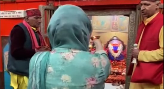 Priyanka Gandhi offers prayers at Hanuman temple in Shimla