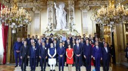 प्रधानमंत्री ने उद्योग जगत के दिग्गजों की प्रशंसा की