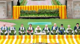 Leaders of G-20 countries paying tribute at the Samadhi of Mahatma Gandhi