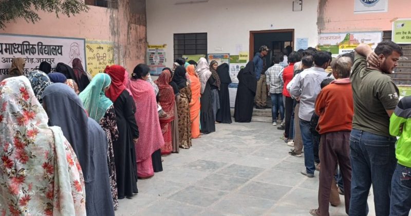 Queues for voting at Hawamahal assembly seat of Jaipur