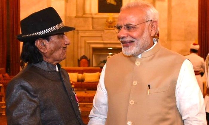 Modi expressed grief over the demise of Gujarati photojournalist Mehta