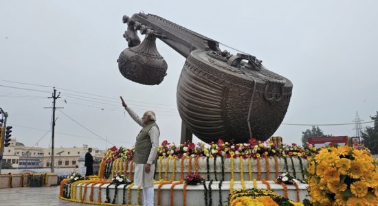 PM Modi greeted the public from Lata Mangeshkar Chowk in Ayodhya
