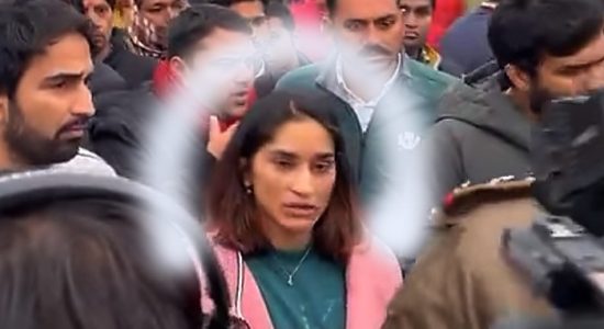 Vinesh Phogat returns Khel Ratna and Arjuna Awards