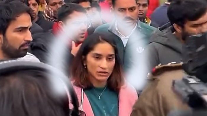 Vinesh Phogat returns Khel Ratna and Arjuna Awards