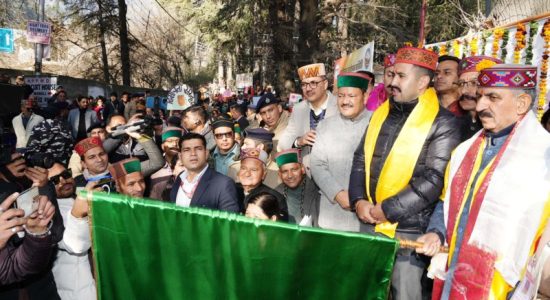 National level winter carnival has started in Manali