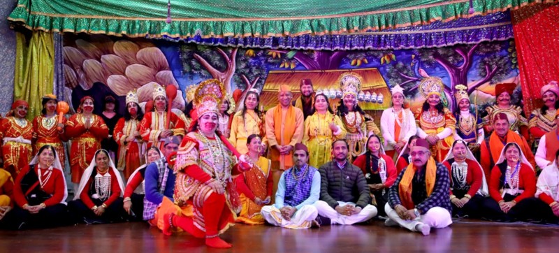 About 400 women artists in Ramlila of Uttarakhand