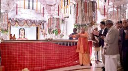 Crowd gathered in Ayodhya, Chief Minister Yogi at ground zero