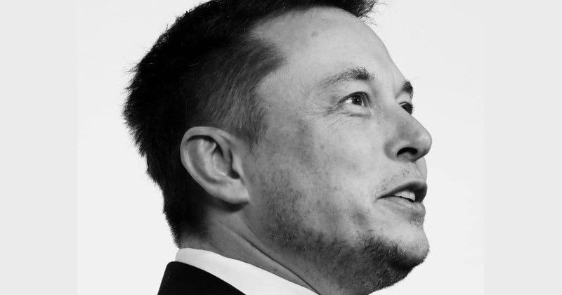 Musk's company successfully implants chip in human brain