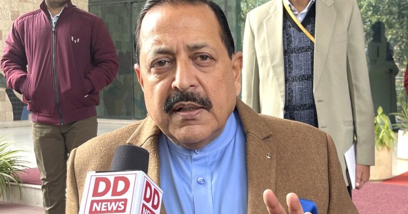 Female robot astronaut "Vyommitra" will fly in space