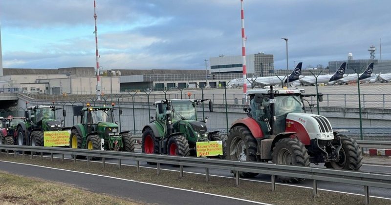 Farmers protest at Frankfurt airport