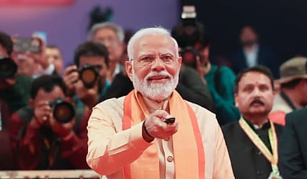 Modi will inaugurate Amul's biggest plant Banas Dairy