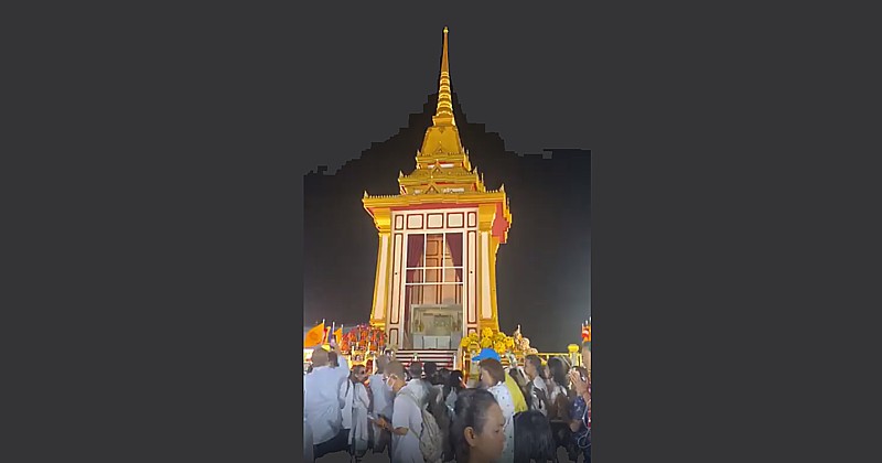 One lakh devotees paid homage to the holy relics of Lord Buddha in Bangkok