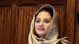Kashmiri blogger Yana Mir