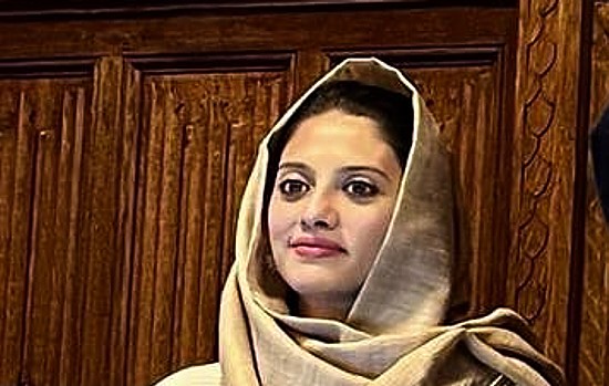 Kashmiri blogger Yana Mir