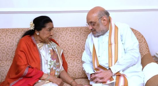 Amit Shah meets the legendary singer Asha Bhosle