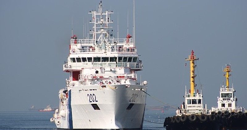 ICG Ship Samudra Paheredar arrives at Manila Bay, Philippines