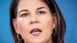 Russia wants to bomb Kharkiv, German foreign minister said