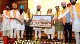 Prominent leaders of Sikh community join BJP