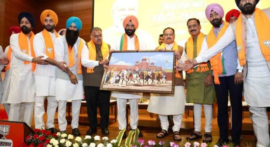 Prominent leaders of Sikh community join BJP