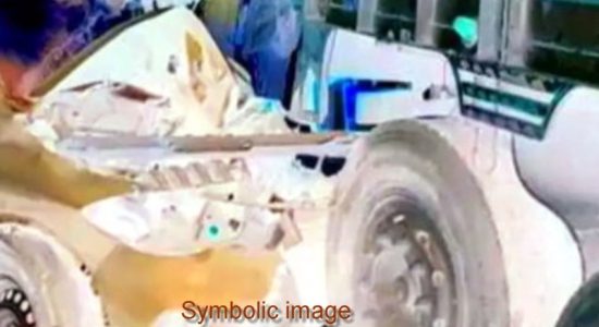 Accident on Mumbai-Pune Expressway, three killed, 10 injured