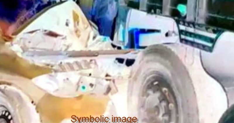 Accident on Mumbai-Pune Expressway, three killed, 10 injured