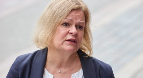 German interior minister: sharp rise in crimes against politicians