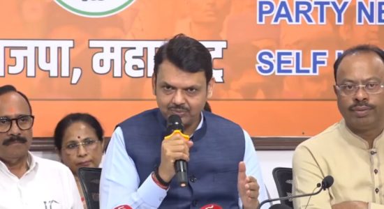 Crisis in BJP in Maharashtra, Devendra Fadnavis offers to resign