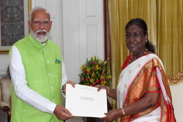 modi-submits-his-resignation-along-with-union-council-of-ministers-to-president-draupadi-murmu