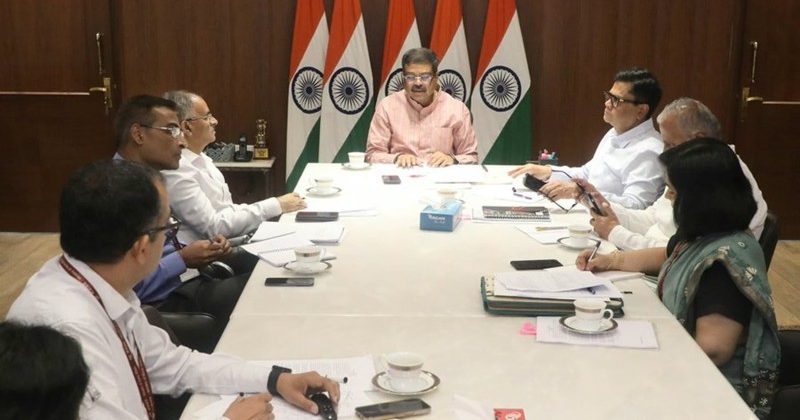 Education Minister reviewed the progress of textbook development in detail