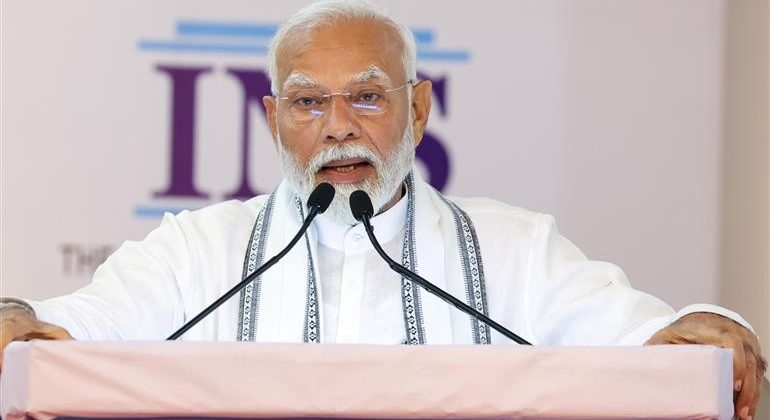 Prime Minister told media to increase citizens' sense of duty towards the constitution