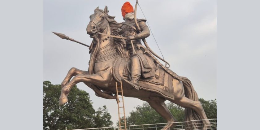 Maharaja Suheldev Vijayotsav, unveiling of 17 tonne statue