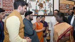 President Draupadi Murmu meeting the cast of the film 'Sitare Zameen Par'