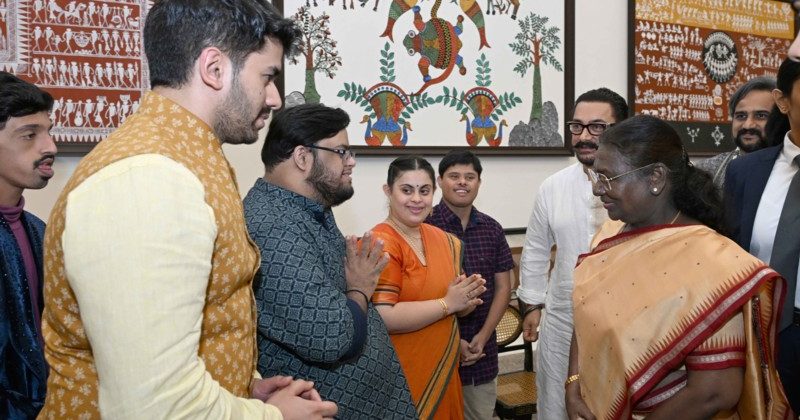 President Draupadi Murmu meeting the cast of the film 'Sitare Zameen Par'