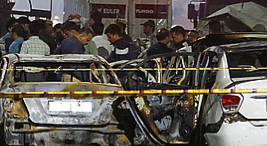 Massive explosion near Gate No. 1 of the Red Fort Metro Station