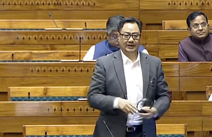 Government to bring privilege motion against Rahul Gandhi