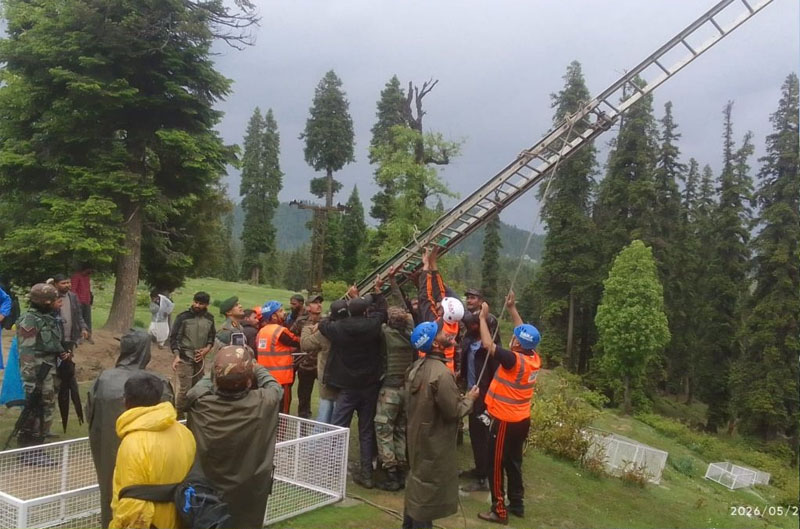 Tourists Stranded in Gulmarg Gondola Safely Rescued