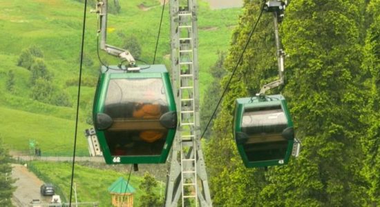 Tourists Stranded in Gulmarg Gondola Safely Rescued